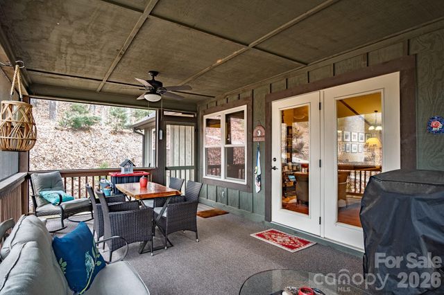 1600 Black Oak Drive, Sapphire, NC 28774