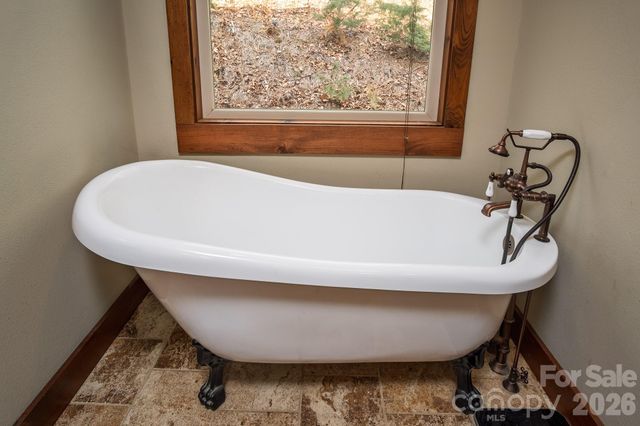 1600 Black Oak Drive, Sapphire, NC 28774