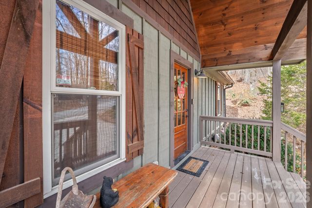 1600 Black Oak Drive, Sapphire, NC 28774