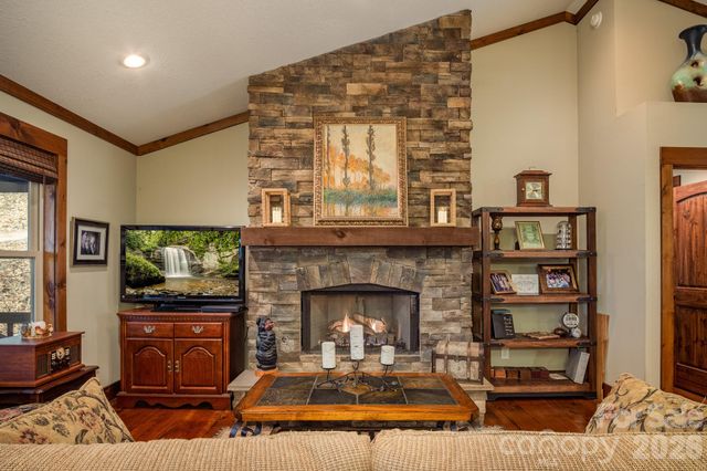 1600 Black Oak Drive, Sapphire, NC 28774