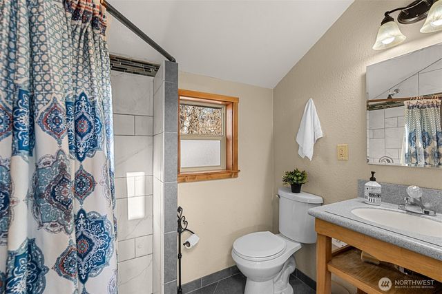 75 Purtteman Gulch Road, Chelan, WA 98816