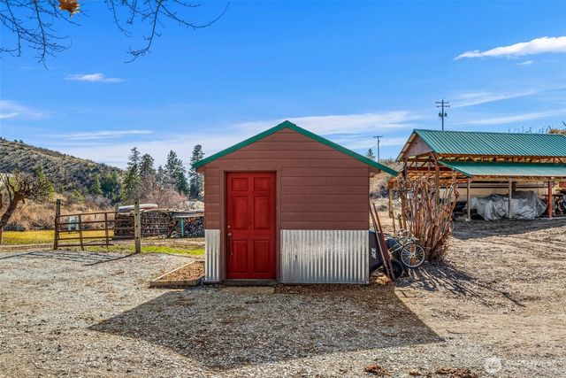 75 Purtteman Gulch Road, Chelan, WA 98816