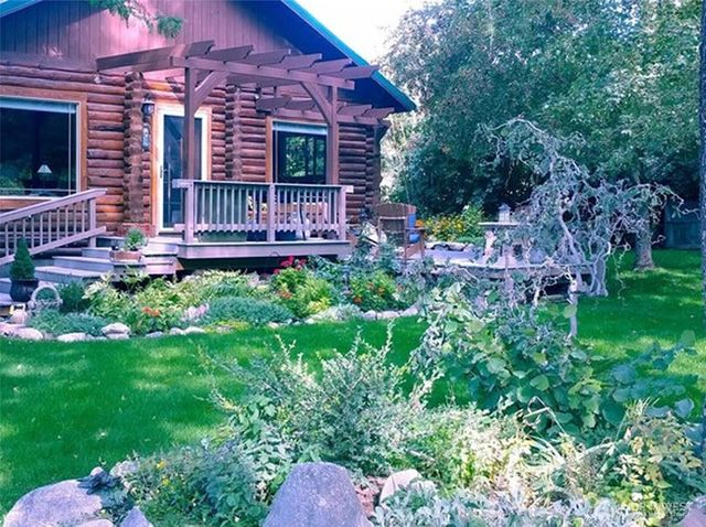 75 Purtteman Gulch Road, Chelan, WA 98816