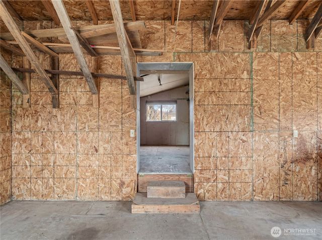 75 Purtteman Gulch Road, Chelan, WA 98816