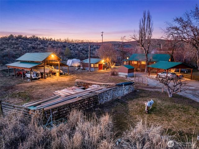 75 Purtteman Gulch Road, Chelan, WA 98816