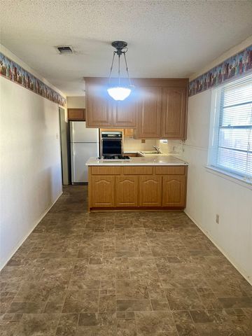 2110 SE 25th Avenue, Mineral Wells, TX 76067