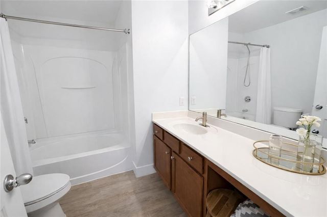 546 Woodland Park Terrace, Lawrenceville, GA 30043