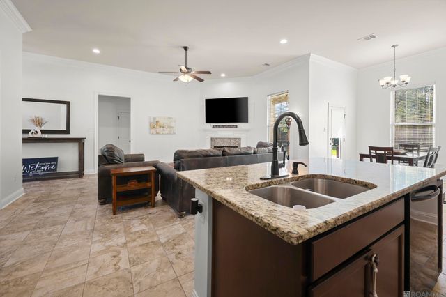 13711 Fig Dr, Denham Springs, LA 70726