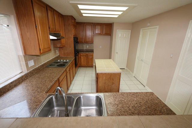 12510 Sableleaf Drive, Cypress, TX 77429