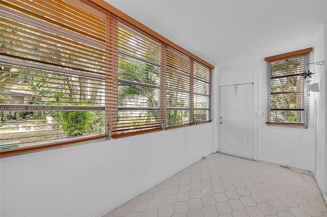 4850 NW 29th Ct 125, Lauderdale Lakes, FL 33313