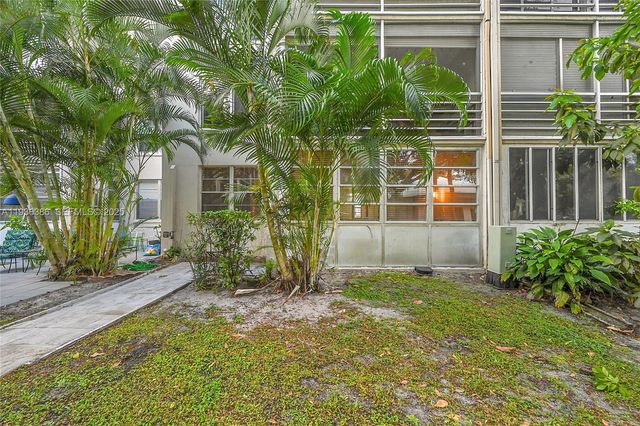 4850 NW 29th Ct 125, Lauderdale Lakes, FL 33313