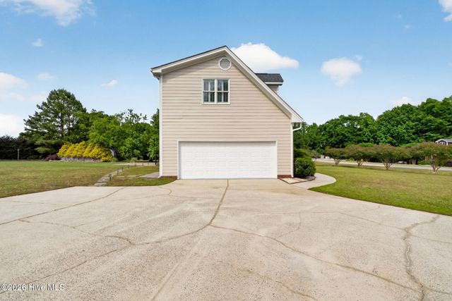 109 Lockfield Drive, Clayton, NC 27520