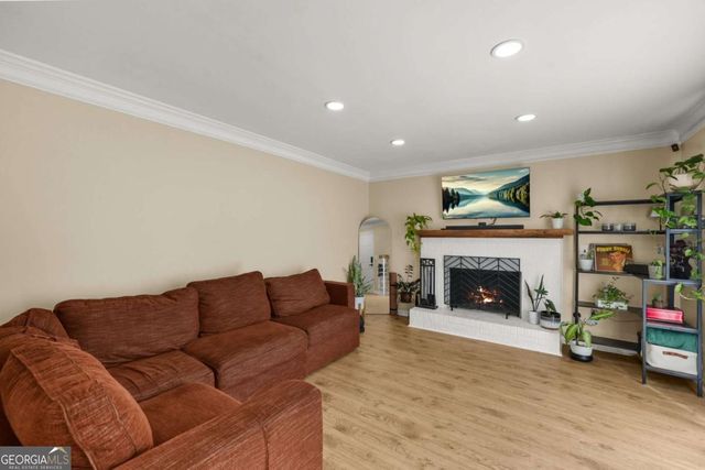 557 Picketts Bend Court, Marietta, GA 30008