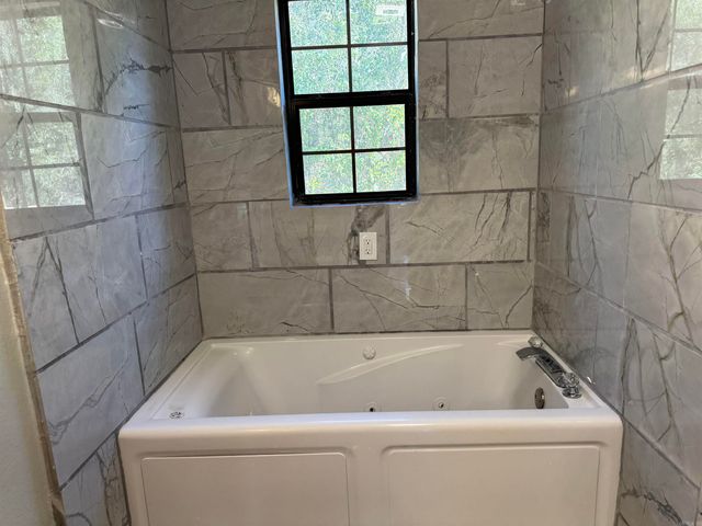 305 Rifle Lane, Lonoke, AR 72086