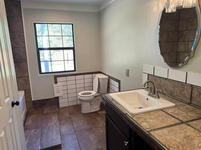 305 Rifle Lane, Lonoke, AR 72086