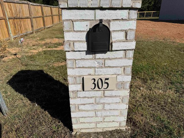 305 Rifle Lane, Lonoke, AR 72086