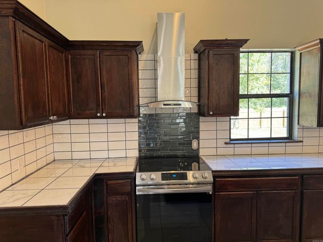 305 Rifle Lane, Lonoke, AR 72086