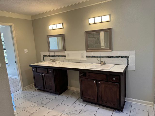 305 Rifle Lane, Lonoke, AR 72086