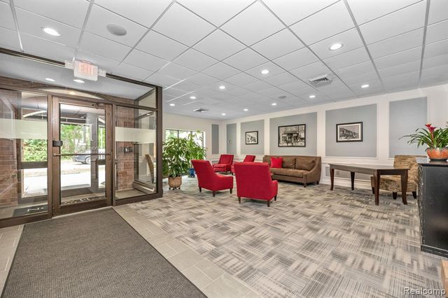 35300 Woodward Avenue 404, Birmingham, MI 48009