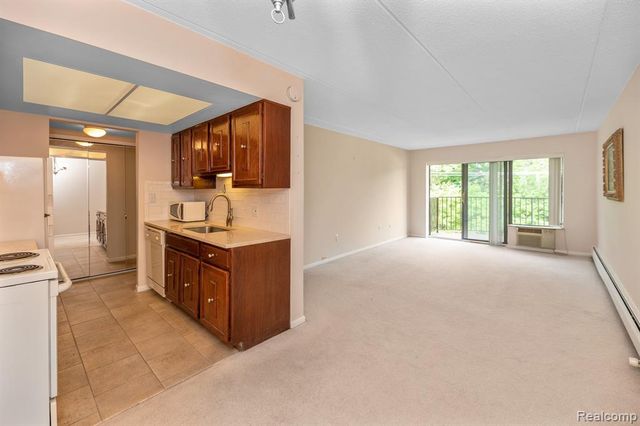 35300 Woodward Avenue 404, Birmingham, MI 48009