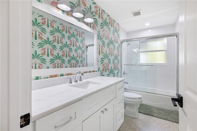 545 Flamevine Lane, Vero Beach, FL 32963