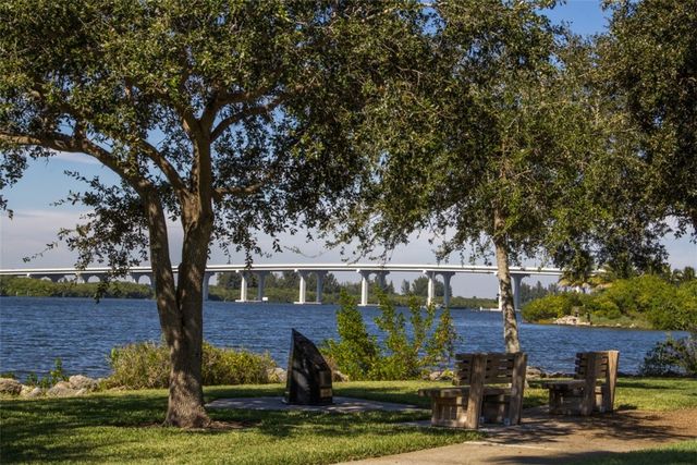 545 Flamevine Lane, Vero Beach, FL 32963