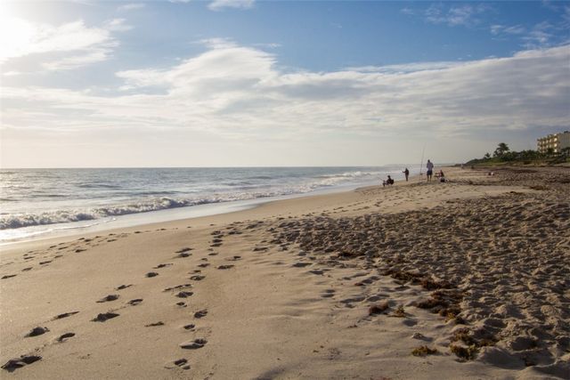 545 Flamevine Lane, Vero Beach, FL 32963