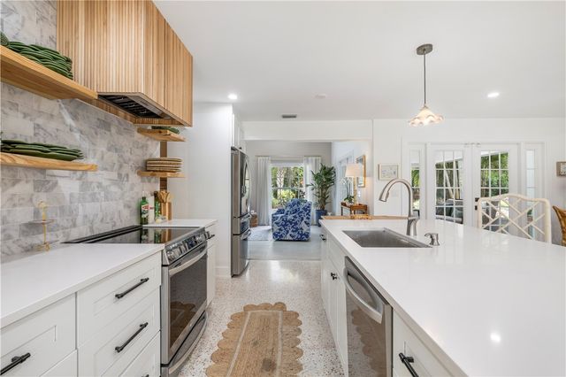 545 Flamevine Lane, Vero Beach, FL 32963