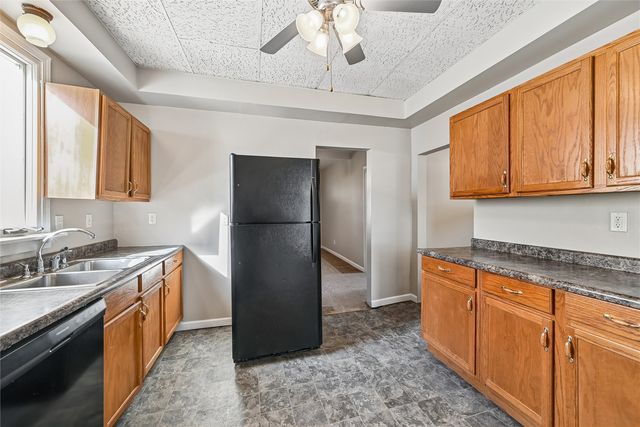 1121 11th Street NW, Cedar Rapids, IA 52405