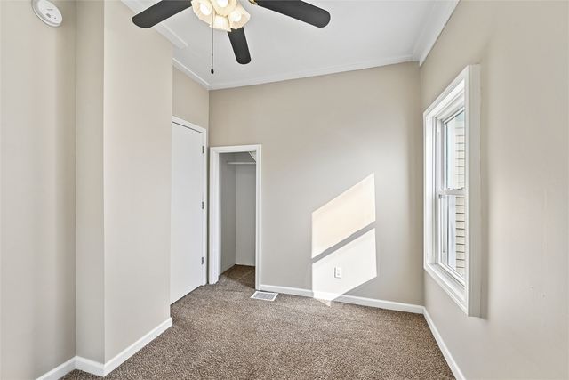 1121 11th Street NW, Cedar Rapids, IA 52405