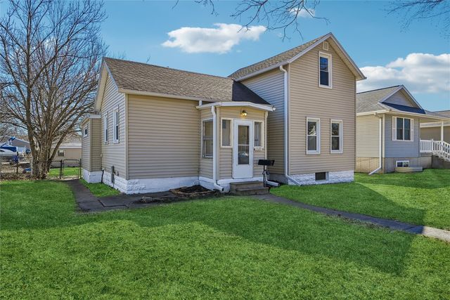 1121 11th Street NW, Cedar Rapids, IA 52405