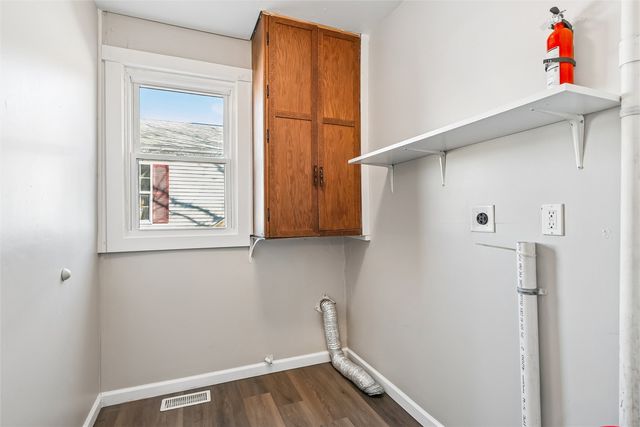 1121 11th Street NW, Cedar Rapids, IA 52405