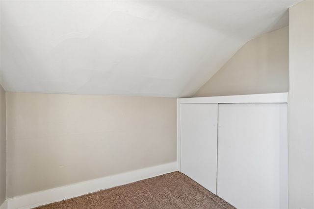 1121 11th Street NW, Cedar Rapids, IA 52405