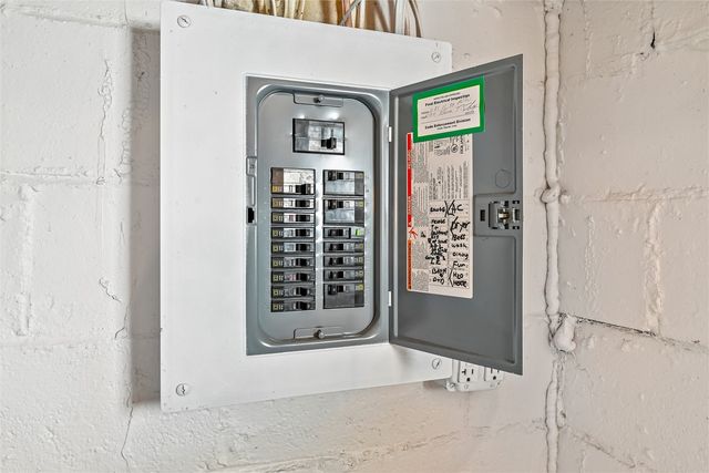 1121 11th Street NW, Cedar Rapids, IA 52405