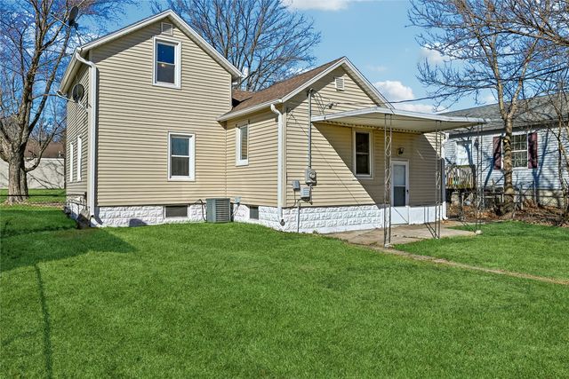 1121 11th Street NW, Cedar Rapids, IA 52405