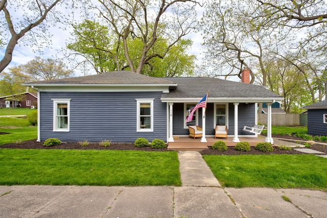 118 S Spring Street, Douglas, MI 49406
