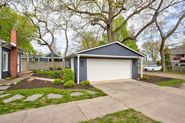 118 S Spring Street, Douglas, MI 49406