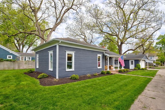 118 S Spring Street, Douglas, MI 49406