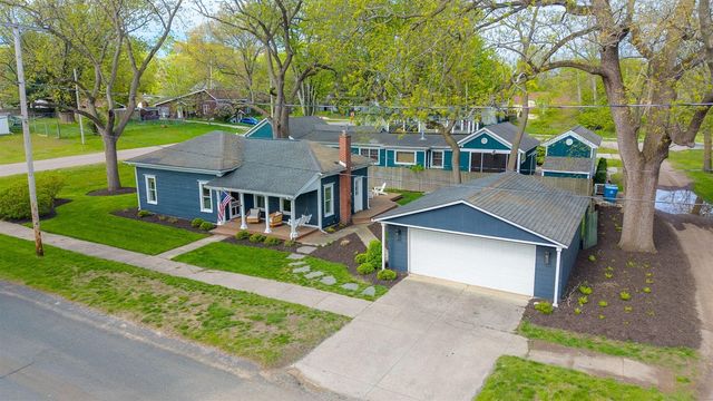 118 S Spring Street, Douglas, MI 49406