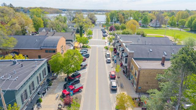 118 S Spring Street, Douglas, MI 49406