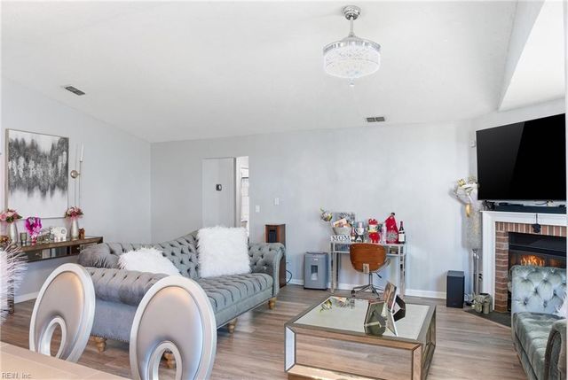 1508 Debbs LN, Chesapeake, VA 23320