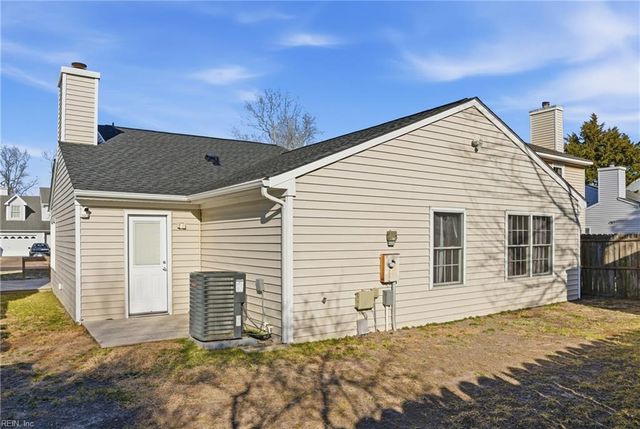 1508 Debbs LN, Chesapeake, VA 23320