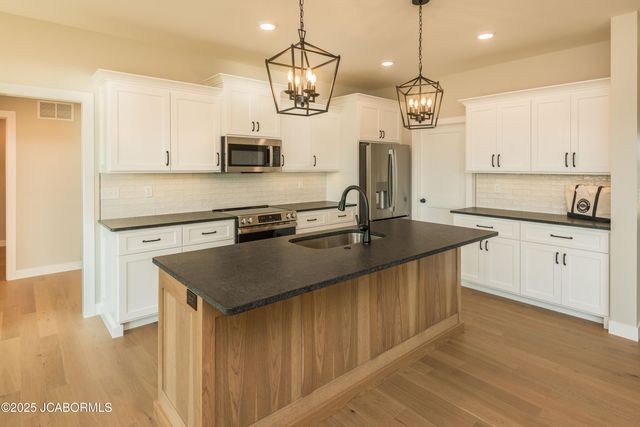 210 PIONEER TRAIL DRIVE, Jefferson City, MO 65109