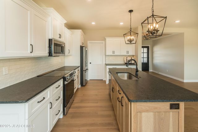 210 PIONEER TRAIL DRIVE, Jefferson City, MO 65109