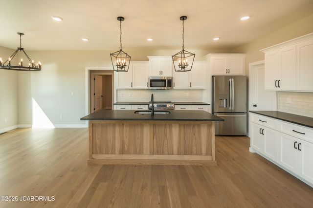 210 PIONEER TRAIL DRIVE, Jefferson City, MO 65109