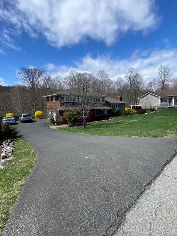 23 Colton Road, Mahopac, NY 10541