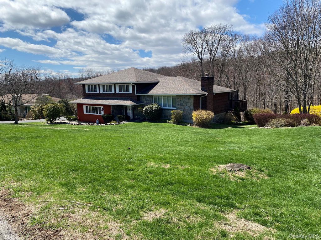 23 Colton Road, Mahopac, NY 10541