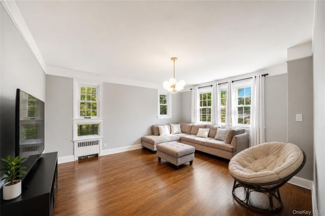 137 Morsemere Terrace 1, Yonkers, NY 10703