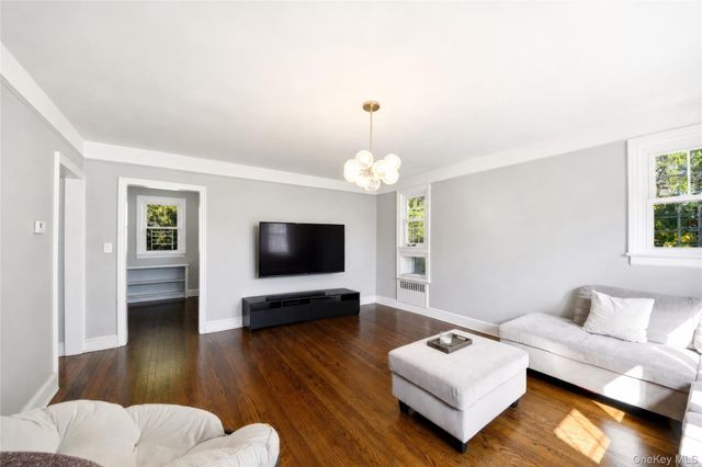 137 Morsemere Terrace 1, Yonkers, NY 10703
