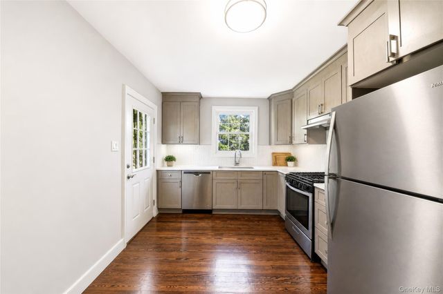 137 Morsemere Terrace 1, Yonkers, NY 10703